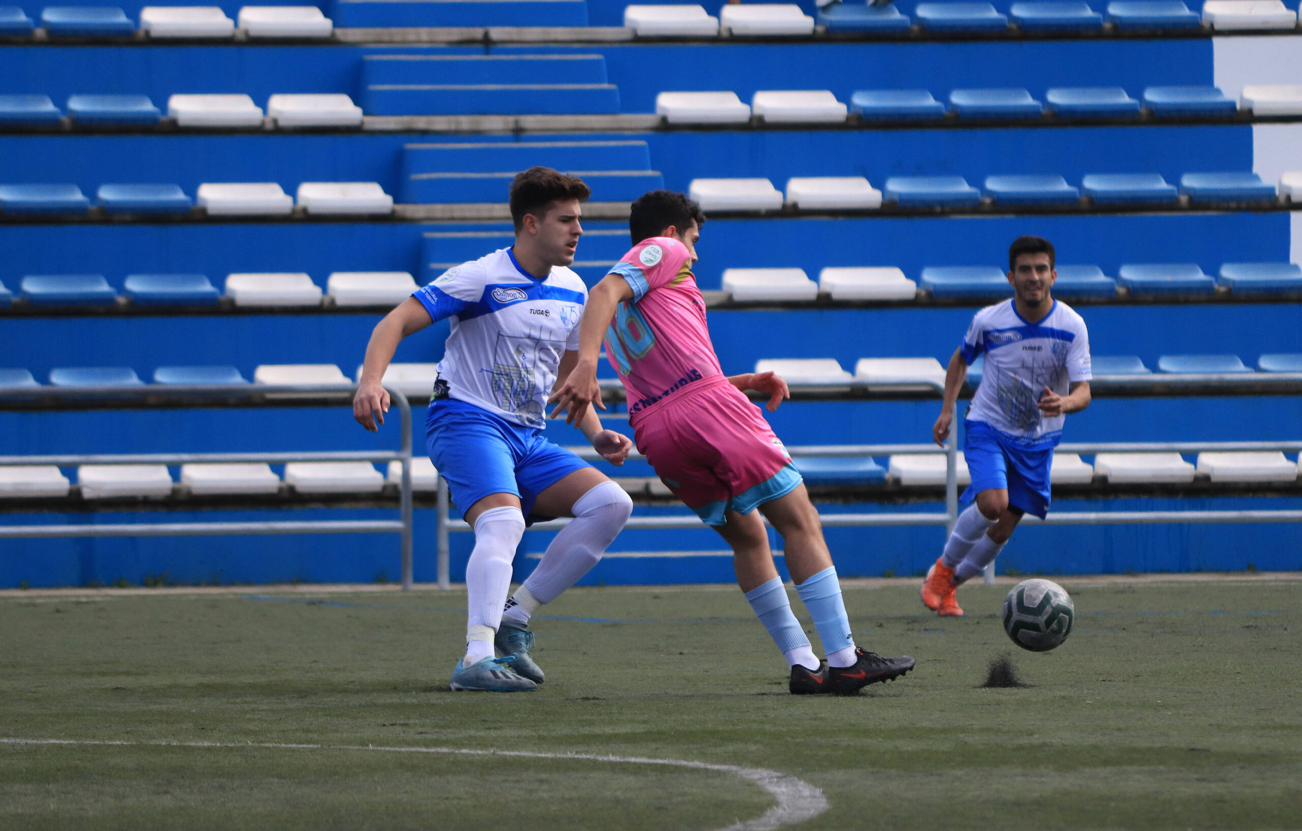 El CD Alcalá y La Barrera CF acuerdan la cesión de Carlos García El CD Alcalá y La Barrera CF acuerdan la cesión de Carlos García