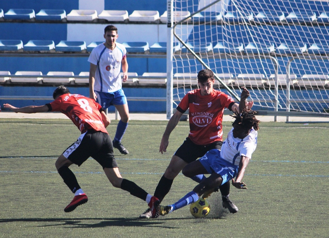 El Alcalá sigue acechando el liderato (1-0) El Alcalá sigue acechando el liderato (1-0)